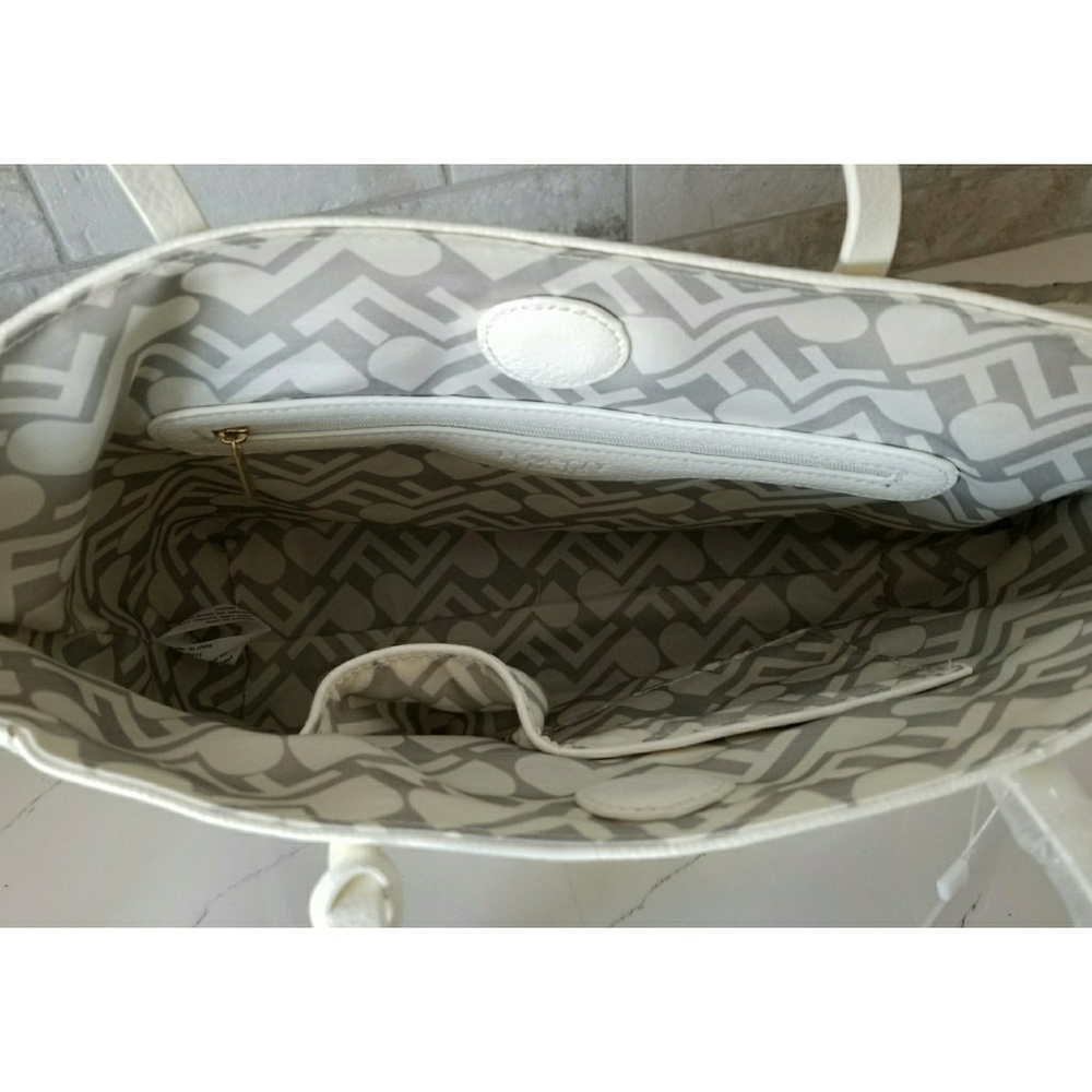 NWT Ivory,  black and gold tote FIRM - Picture 5 of 5